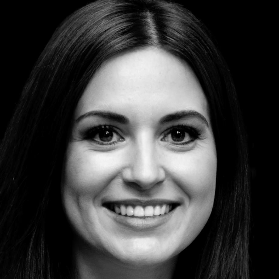 Dr. Sarah Müller, Expertin für Finanzmodellierung